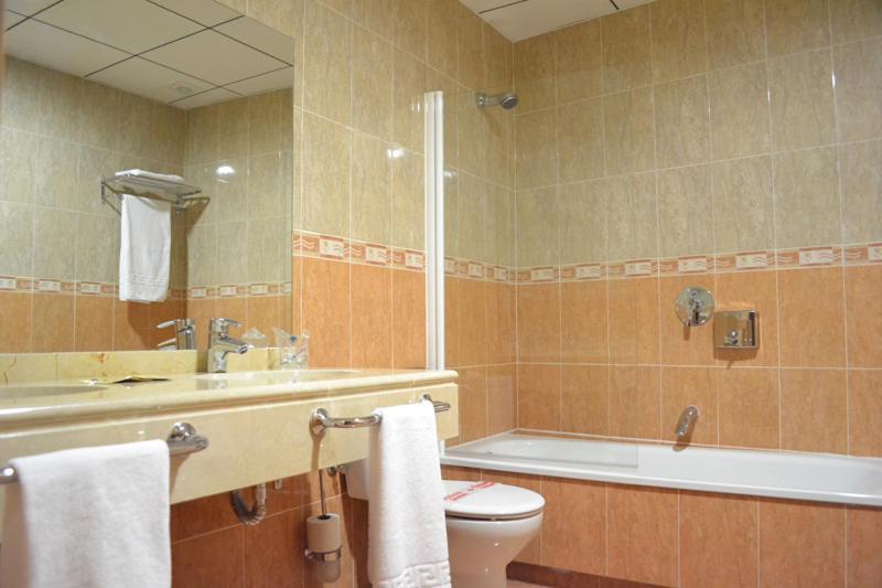 Hotel & Spa Plaza Арриате Экстерьер фото