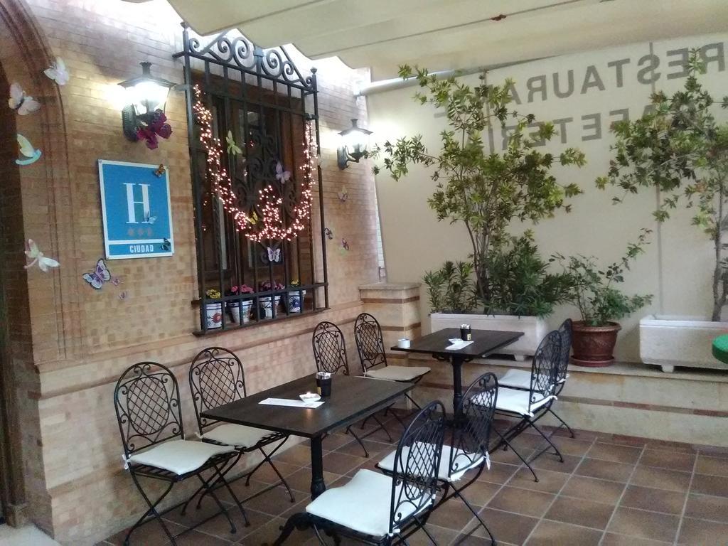 Hotel & Spa Plaza Арриате Экстерьер фото