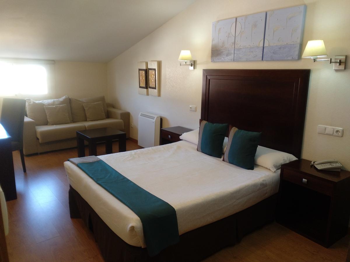 Hotel & Spa Plaza Арриате Экстерьер фото
