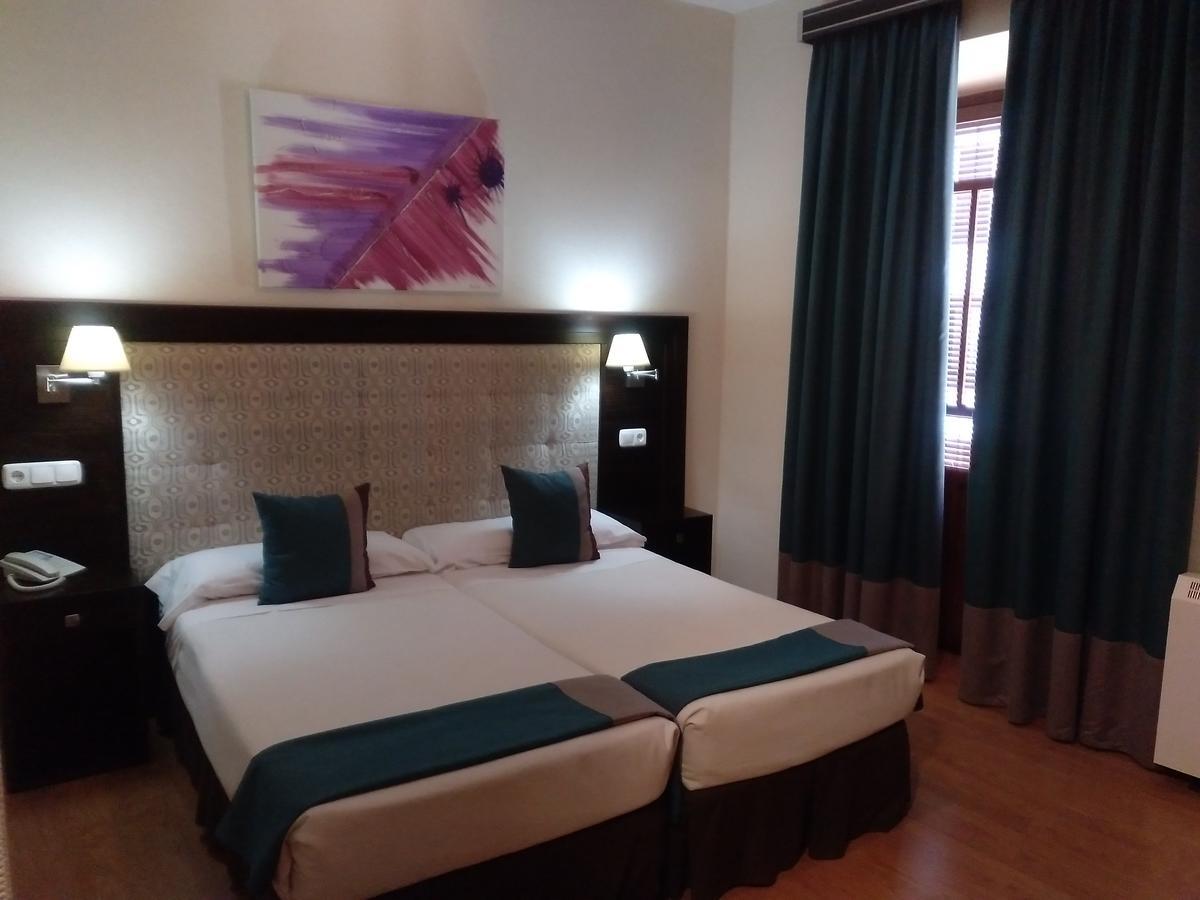 Hotel & Spa Plaza Арриате Экстерьер фото