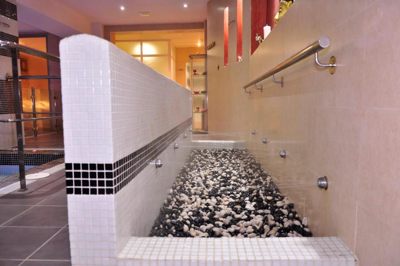 Hotel & Spa Plaza Арриате Экстерьер фото