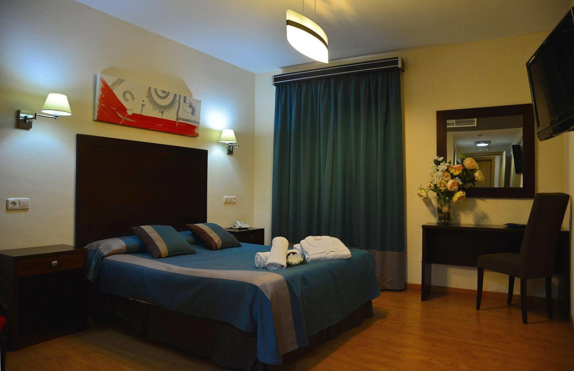 Hotel & Spa Plaza Арриате Экстерьер фото
