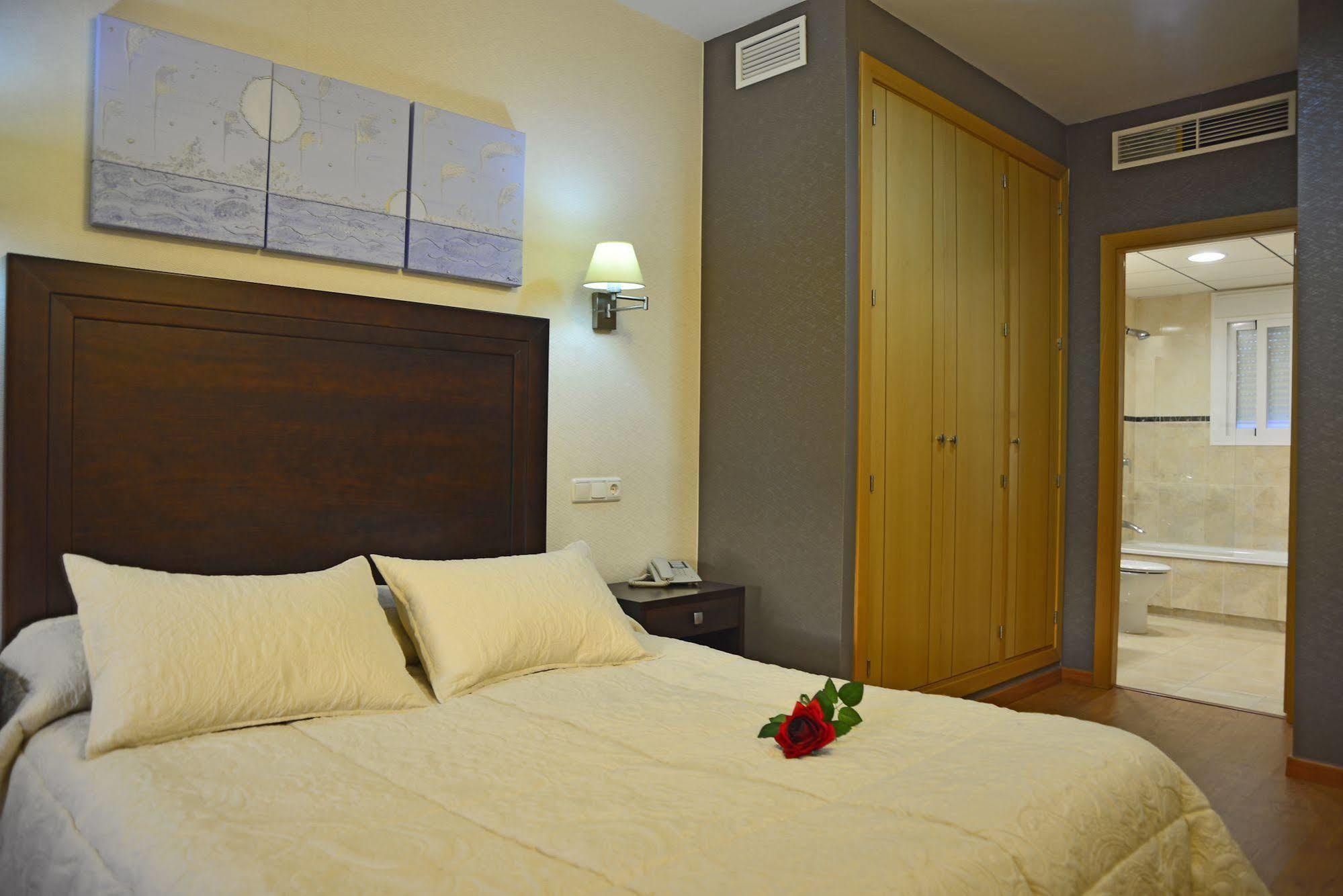 Hotel & Spa Plaza Арриате Экстерьер фото