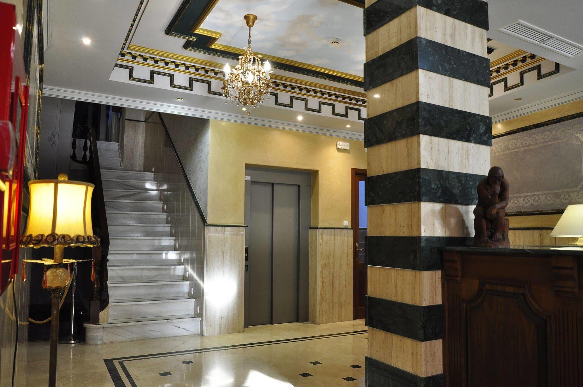 Hotel & Spa Plaza Арриате Экстерьер фото